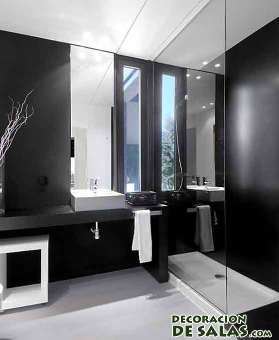 baño decorado en blanco y negro