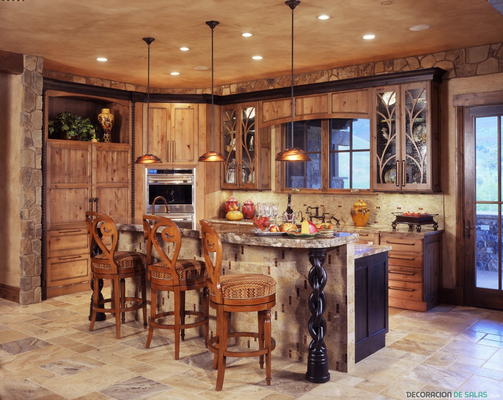 cocina decorada en madera rústica