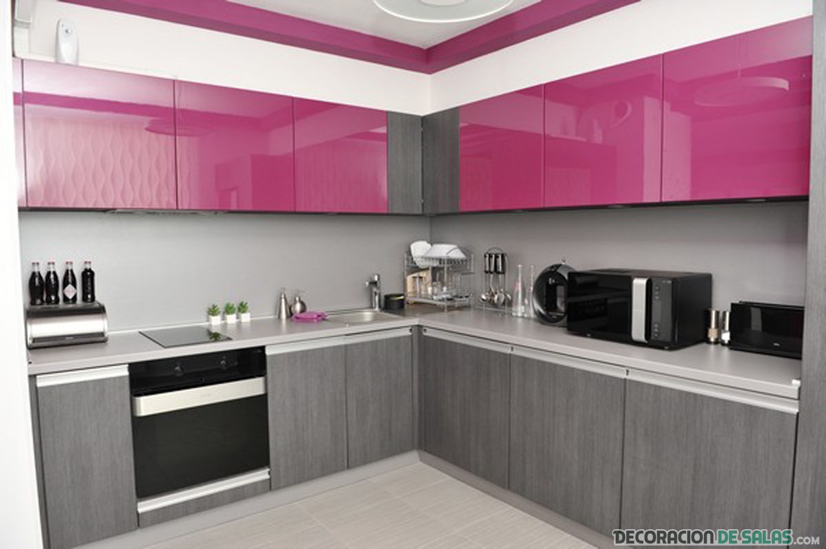 cocina en rosa y color gris