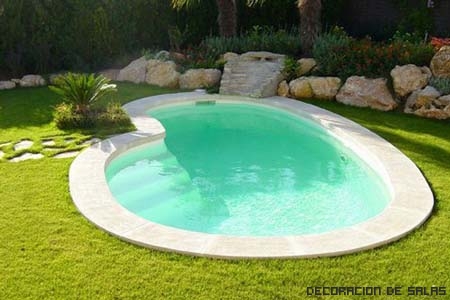 piscina jardín