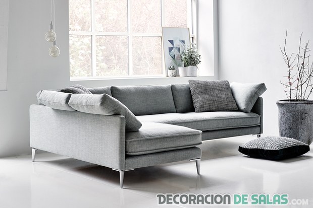 sofá de esquina en color gris