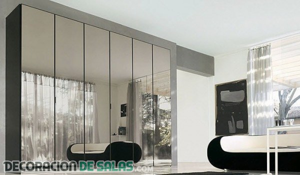 Muebles de espejo para decorar tu hogar