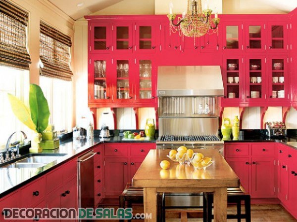 Ideas para una cocina en color rosa