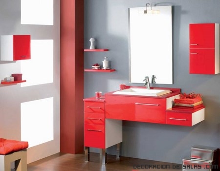 Baños modernos en color rojo